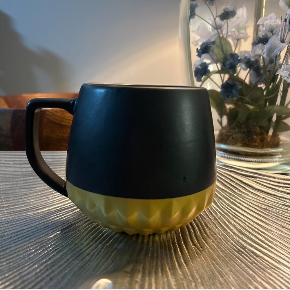 Starbucks Black and Gold 50th Anniversary Disney Mug Elegant Dining Collection - Picture 6 of 7
